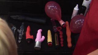 Sweet lesbians fucking well inside groupsex