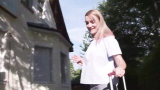 Blonde mom gets fuck by 2 men