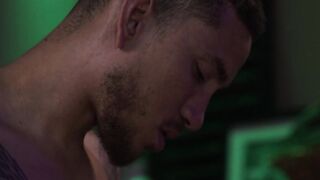 Home service masseur Axel Green analed TS customer