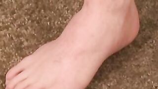 Old amateur jerking off his thick cock in passionate solo