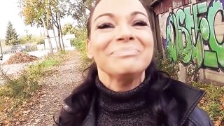 Strange woman picked up for sex via dating app