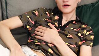 Pretty twink Adam Keller jacks off with massive flesh light
