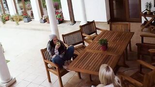 Craftsman seduced by blonde Aby Action