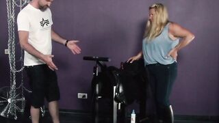 Thick cougar Kim van Lesbo seduced by a foreign fucker