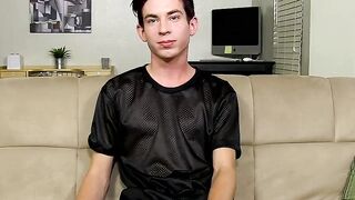 Meet a provocative and flexible new twink Daniel Ross