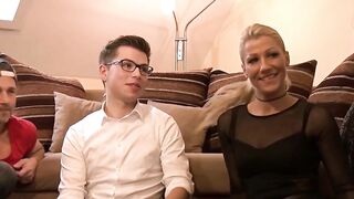 Actor seduces trainee Mariella Sun