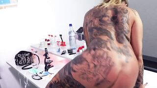 Researcher fucks solo with sex toy into the laboratory