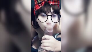 Aluna adolescente estava de recuperação no colégio e teve que mamar o teacher depois da aula, será que ela vai passar na prova?... Quando voltou pra casa ainda deu a bucetinha para o urso encher de gala!