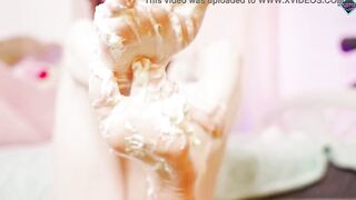 D.va loves to lick her toes into sweet cream. Karneli Bandi