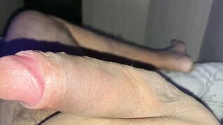 Sozinho em casa com tesão do caralho , tive que bater uma punheta