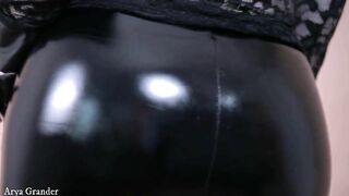 booty tease tape, Bombshell mom having fun
