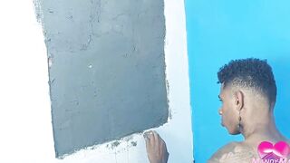 Deixou o pedreiro dotado gozar dentro do cu no quartinho em obra - Jhonn Corleone - Completo no red