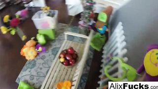 Surreal Swing solo with Alix Lynx into her daisy dukes