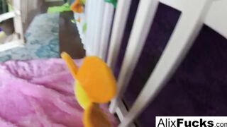 Surreal Swing solo with Alix Lynx into her daisy dukes