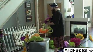 Surreal Swing solo with Alix Lynx into her daisy dukes