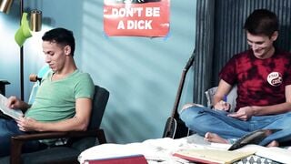 HETEROFLEXIBLE - Study Buddies Trevor Harris  Des Irez Take Break From Studying To Plowed Each Other