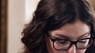 ADULT TIME - mom Reagan Foxx Has To SPANK Sensual PAWG Step Daughter Leana Lovings TRIBBING ORGASM