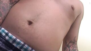 Tattooed straight thug Lil Wyte mastrurbates and uses toys