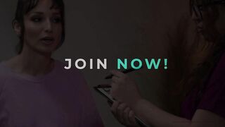 ALL WOMEN RUBS - Cutie Leana Lovings Tries New Strokes With VR On Her beauty Client Lexi Luna