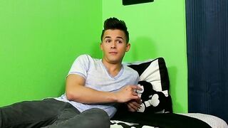Andy Taylor jerks off and slides dildo in ass until jizzing Hoe 2