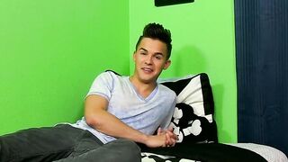Andy Taylor jerks off and slides dildo in ass until jizzing Hoe 2