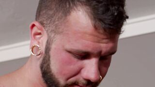 Tattooed hunks Johnny Hill and Carter Woods raw fuck