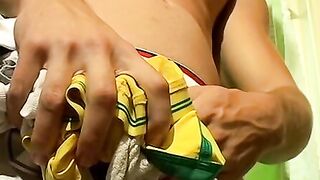 Athletic Kelly Cooper smells undies while masturbating solo