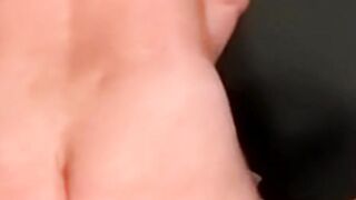 Two horny Americans enjoy some good old bareback sex