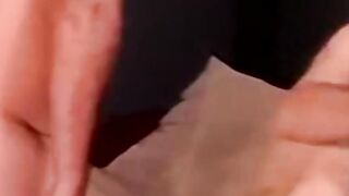 Two horny Americans enjoy some good old bareback sex