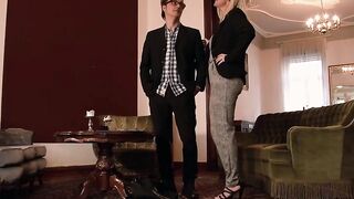 Real estate agent seduces interested parties for sex