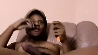 Black amateur masturbates and receives blowjob from old gay