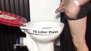 Intense peeing party with 10 liters of piss