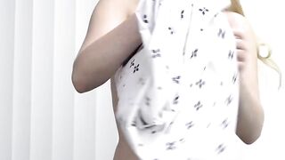 Nurse Jessica Ryan fingers blonde Harlow West and prepares he for the doctors cock
