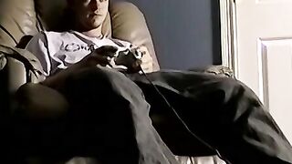 Amateur gets blowjob before giving mature gay a mouthful