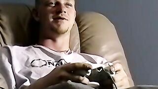 Amateur gets blowjob before giving mature gay a mouthful