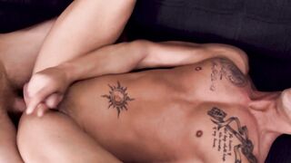 Inked athletic jocks Justin Matthews and Nic Sahara bareback