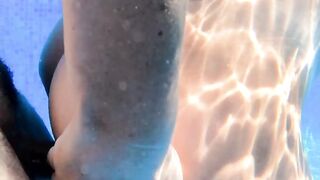 Underwater sex with slender woman Leidy de Leon