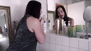 Dyke tourist Betty Foxxx seduces GF