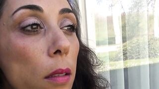 Pretty mom Jenna Joy into an anal affair