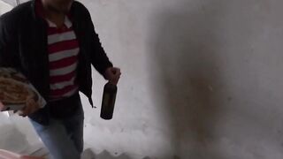 Curvy cougar skank seduces the pizza delivery man