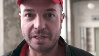 Curvy cougar skank seduces the pizza delivery man