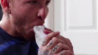 Handsome Jeremiah Cruze kissed and fucked the gorgeous feet of Heath Halo