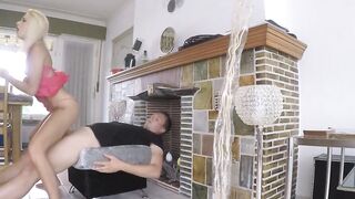 Slender porn hoe with blonde hair POV