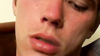 Chainsmoking twink savors mouthfucking with dripping cum