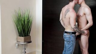Big dick Quentin Gainz barebacking with sexy Lance Ford