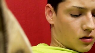 Twinky sticks a dildo deep inside his ass during jerk off