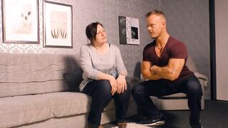 Old hoe seduced by the fitness coach