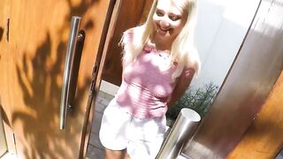 Beauty teenie does pov sex met on vacation