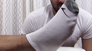 Muscular Zeek P got his feet licked every inch of it by bearded Thom