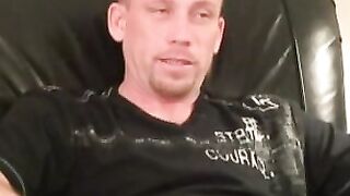 Tattooed amateur dude masturbates and anal plays solo